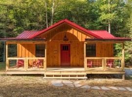 Creeksong- Firepit, WiFi, Creek View, Hiking, hotel din Campton