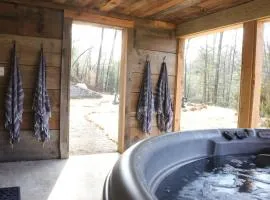 The Rock House-Hot Tub, Karaoke, WiFi, Firepit-LUX