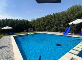 شاليه نيفيرا، فندق في Sphinx International Airport