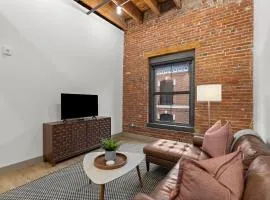 Brick & Bed Riverfront Lofts, T 305