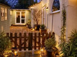 Private Annexe, Nr Celtic Manor & Cwmbran, Parking