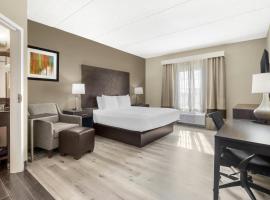 肯納康福特套房酒店，肯納的飯店