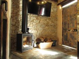 Cornwall Log Burner no cleaning fee, hotel sa Camborne