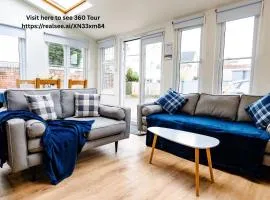 Gloucester City 6 Bed Sleeps 12 Parking and Garden