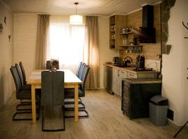 Lavender family, hotel i Sredneye