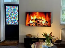 Bath Apartment 3 Private Parking Spaces 6 min Walk to Town Garden Views