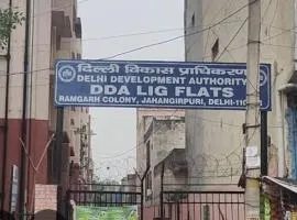 1Room with kitchen washroom and balcony avl for rent