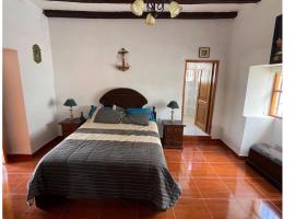 Quinta 4 esquinas cerca de Chachimbiro، فندق في Hacienda San Clemente