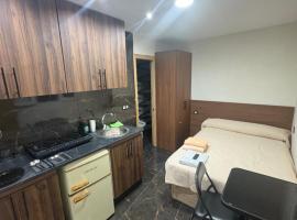 Estudios Francisco Ribalta N5, hotel v destinácii Ceuta