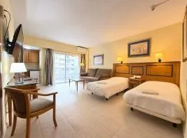 PYR Beach & Pool Private Studios