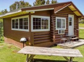 Lakeside Cabin Next To Golf Course โรงแรมในWinter