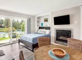 Romantic Riverfront Studio in Downtown Bend