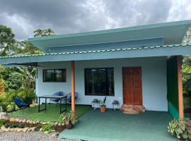 La Casa Tropical, отель в городе Guayabal