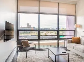 Modern Studio Apt with Rooftop, Gym, and Parking