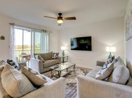 Golfers Oasis with Pool! Venice Condo on 5th Hole, hotel en Venice