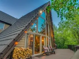 "A" Frame of Mind - 4 bed/3 bath, Close to Resort/Hiking, Hot Tub, Sauna, Views, Outdoor Fire Pit