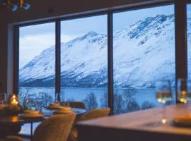 LyNora Lodge near Lyngen Alps, Skjervøy & Storslett