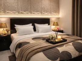 Terra 1BHK I MM ALAM I Modern & Luxe Self Check-In with Pool - Gulberg III