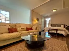 8 min to UGA NEW Lake Loft Apt near downtown Athens at UGA free wifi and coffee