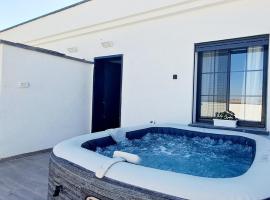 Sky- צימר ביבנאל סוויטה זוגית, Hotel in Jabneel