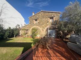 Casa Rural La Almazara Del Cristo, Hotel in Serradilla