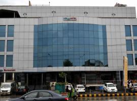 라호르에 위치한 호텔 Heaven Hotel