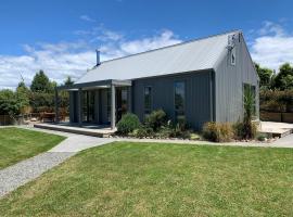 Modern Cottage and Cabin with Outdoor Bath, khách sạn ở Woodside