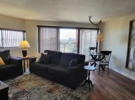 Comfortable 1 Bed 1 Bath Loft in Uptown Denver