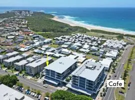 Oceanview Penthouse Caves Beach
