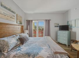 Oceanfront Condo King Suite & Pet-Friendly Stay, hotel u gradu Rockaway Beach