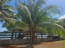 Charmante villa bord de mer les pieds dans l'eau