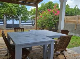 Charmante villa bord de mer les pieds dans l'eau