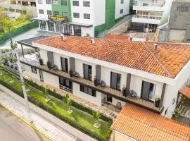 Casa de Hóspedes no Centro de Serra Negra com Suítes Maravilhosas e Experiência Exclusivas