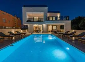 Luxury villa with a swimming pool Zaton, Zadar - 25050
