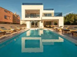 Luxury villa with a swimming pool Zaton, Zadar - 25050