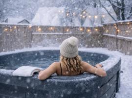 Lake view cottage with three ensuites and elevator, Hotel in Fort Erie