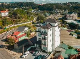 PINE VIEW Hotel Dalat