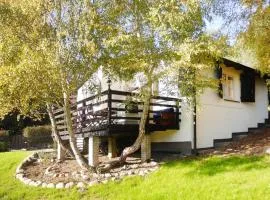 Lakeside holiday home with private garden