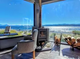 Lakefront, Jacuzzi and Pool