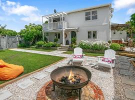 Little Beach Gem - with Hot Tub, Hotel in Tairua