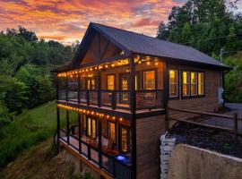 Beautiful Smoky Mountain Views with Hot Tub Game Room, hotell sihtkohas Gatlinburg