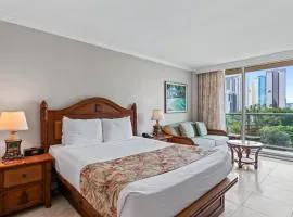 Waikiki Studio Near Beach and Park w No Resort Fees