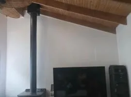 Private room for female only, 12mins to airport, 3 mins to bus & train station