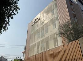 Wynora Hotel, hotel en Khlong Toei