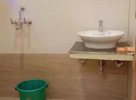 The wild camps riverside, hotel di Marchula