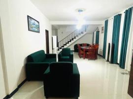 Golden Paradise Transit Hotel, &xi;&epsilon;&nu;&omicron;&delta;&omicron;&chi;&epsilon;ί&omicron; &mu;&epsilon; &pi;ά&rho;&kappa;&iota;&nu;&gamma;&kappa; &sigma;&epsilon; Katunayaka