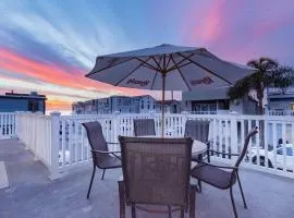 Spacious 4Br W Oceanview Balcony And Bbq, Steps To Sand By Beachview Rentals