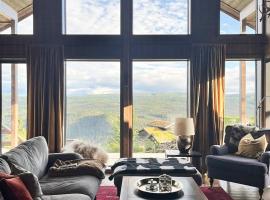 Stylish Cabin With Lovely View At Stavadalen, hótel í Reinli