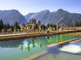 Chalet with Ski Lift Access, Neukirchen