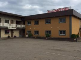 Viesnīca Nights Inn Motel pilsētā Tanderbeja, netālu no apskates objekta Current River Arena